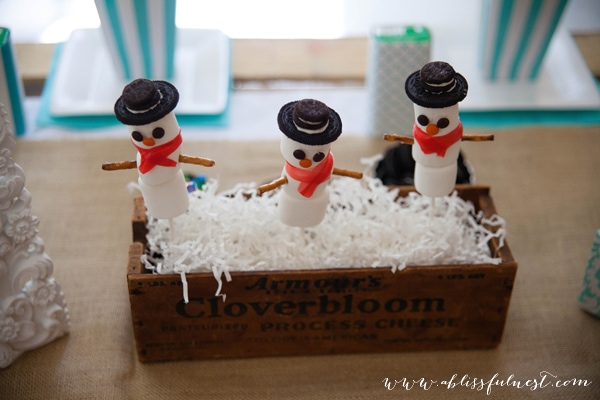 {DIY Tutorial} Snowman Marshmallow Pops