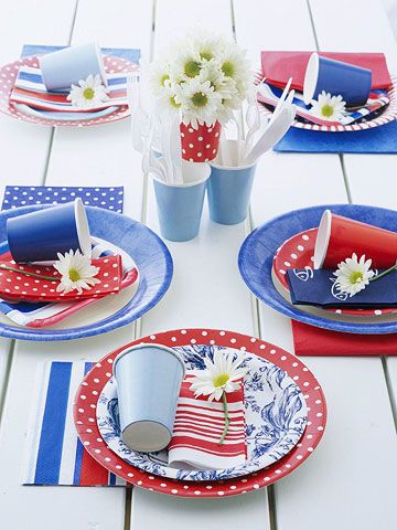 Great red white and blue patriotic table for the kids!