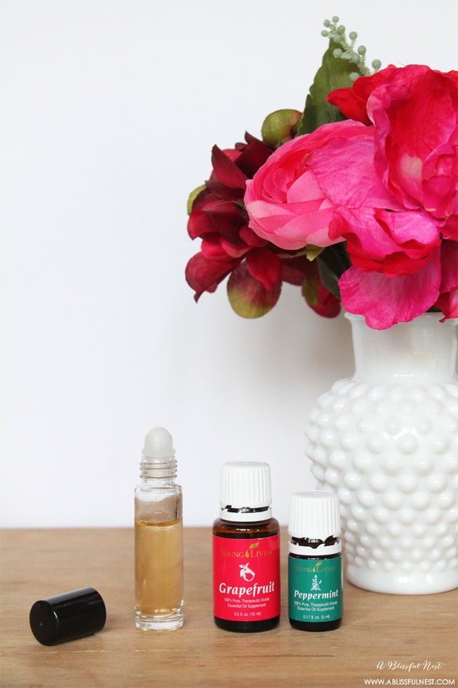 ROLL-ON PERFUME AT HOME - Scent DNA Perfume Oils