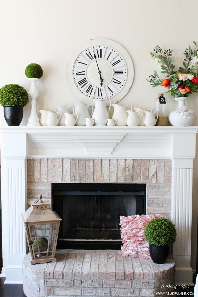 Pretty Easter Mantel Decorations