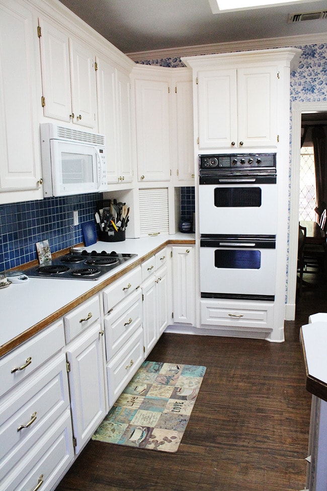 Mateer Residence - Kitchen Before 