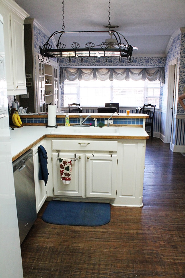 Mateer Residence - Kitchen Before 