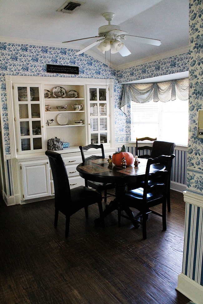 Mateer Residence - Kitchen Before 