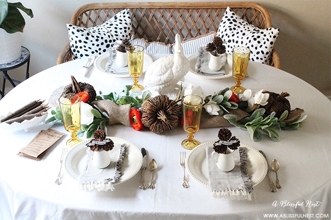 Easy tips to recreate this simple Thanksgiving Table setting plus FREE Printables!