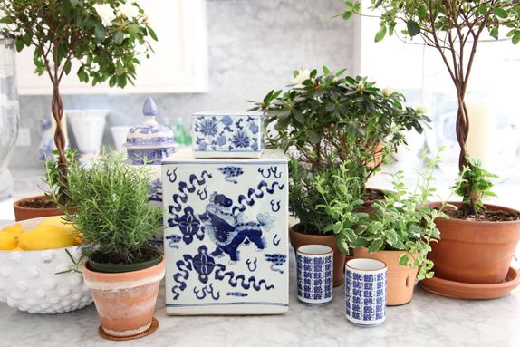 Ways to add blue and white accessories to your home via www.ablissfulnest.com