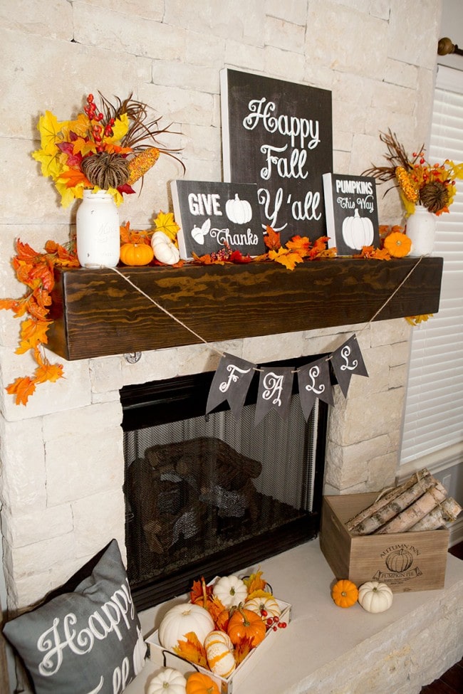 Pretty fall touches in this mantel with chalkboard typography.