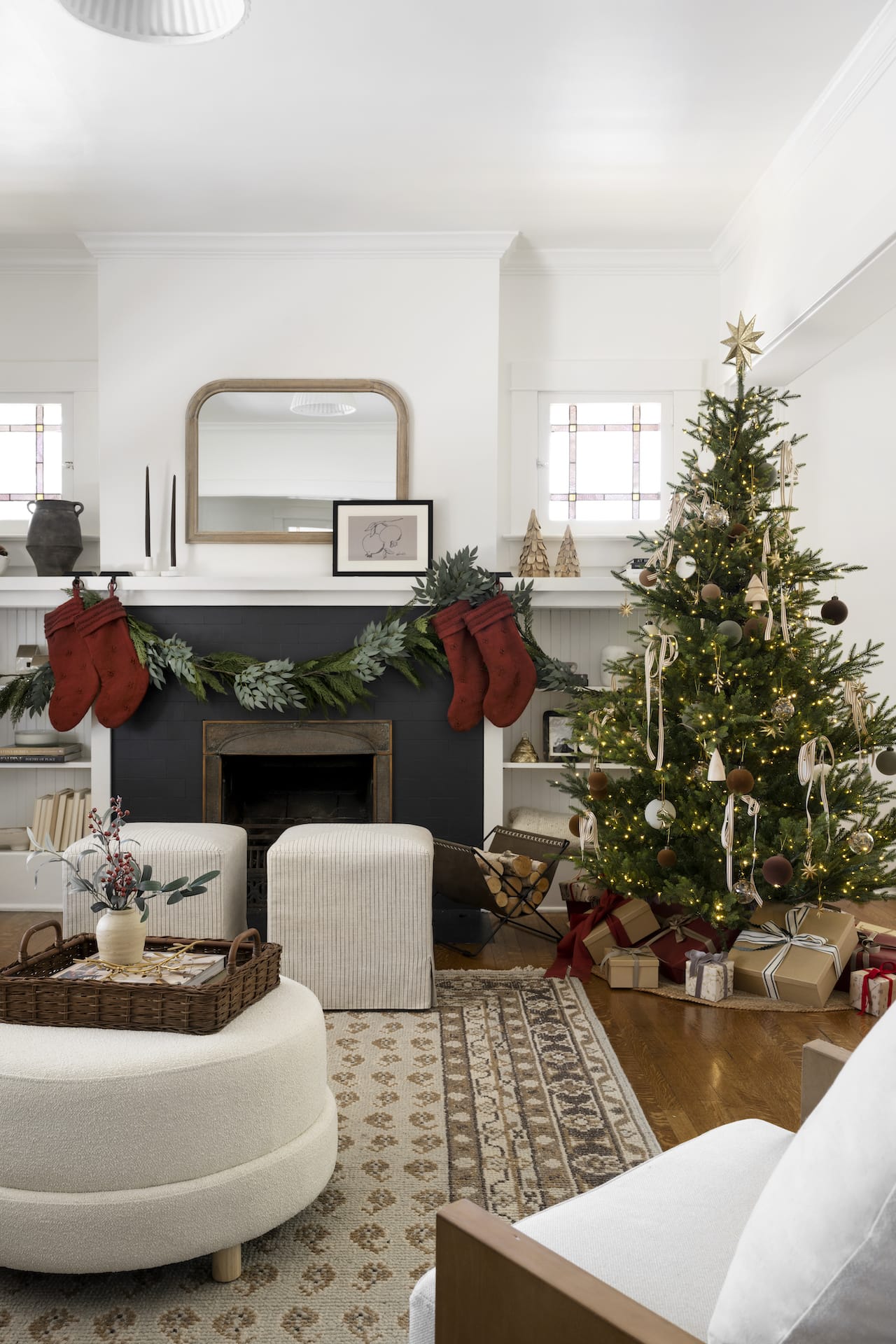 20 Gorgeous Christmas Mantel Decorating Ideas A Blissful Nest 6743