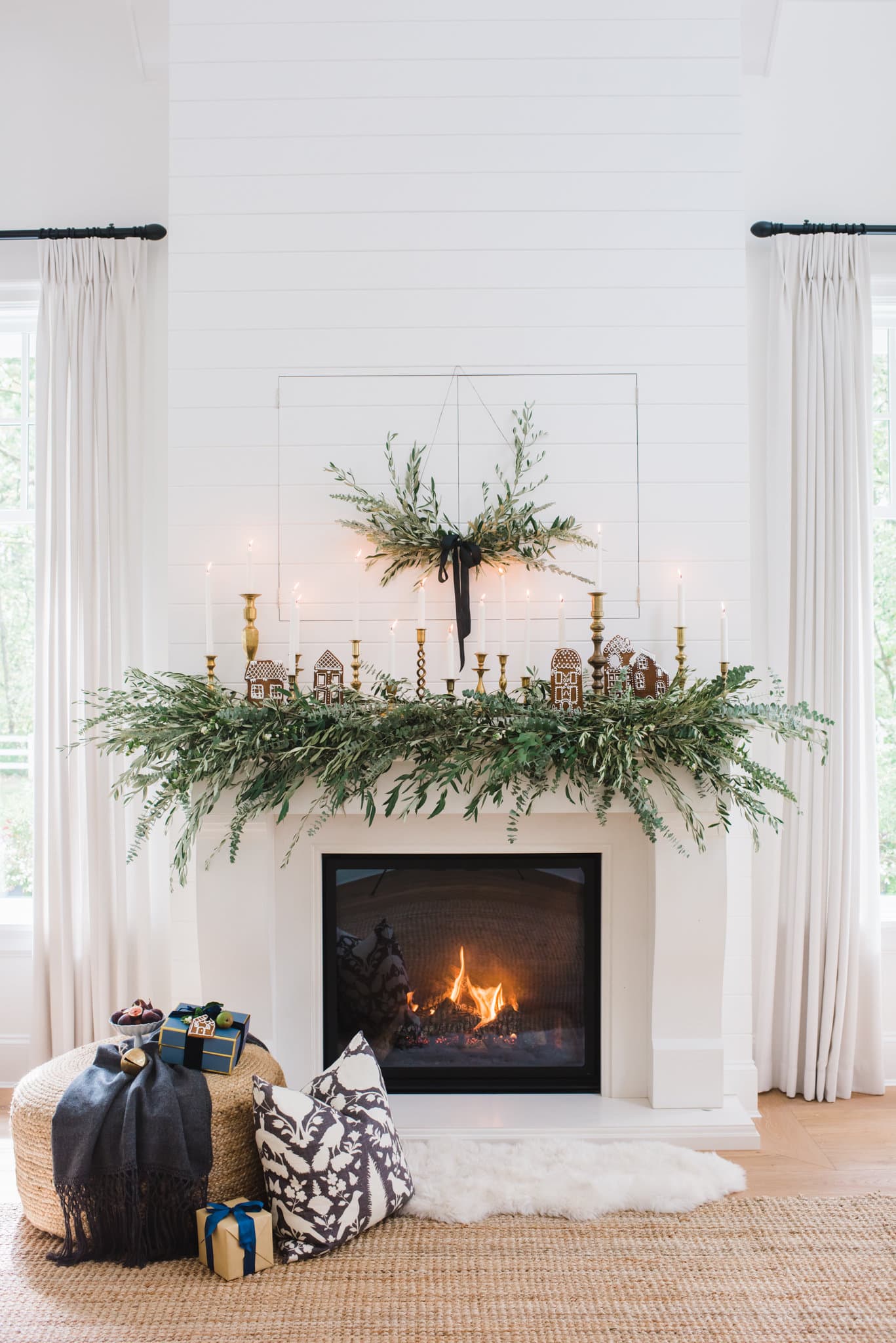 20 Gorgeous Christmas Mantel Decorating Ideas