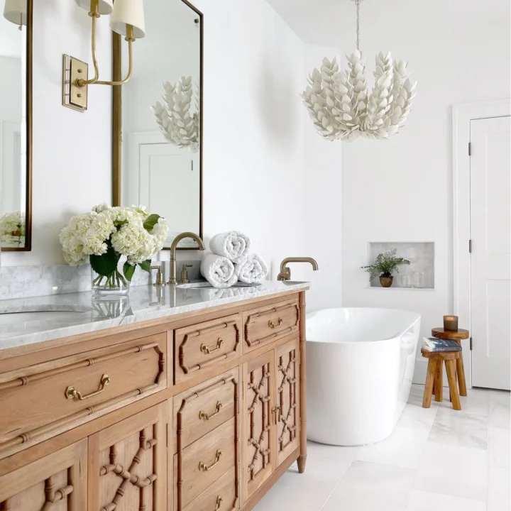 Image for Chantilly Lace by Benjamin Moore