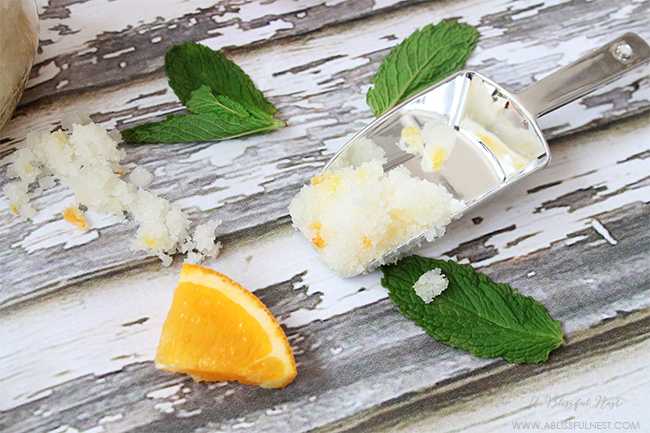 Such a simple orange mint sugar scrub recipe with very few ingredients. Perfect for the face and body.