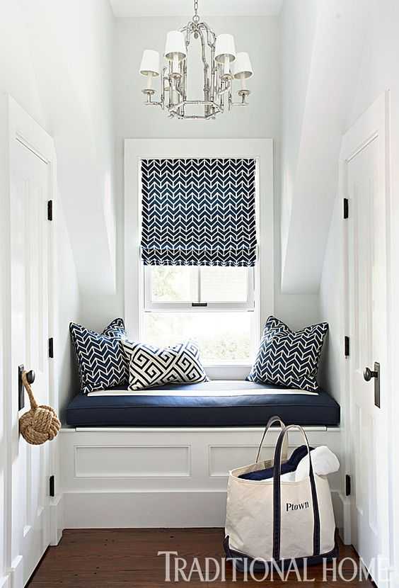 Love the color navy? So do we! Learn how to decorate with navy blue and get our BEST navy paint colors by A Blissful Nest. #navyblue #designtips #decoratewithnavy #navydecor #navylivingroom #blueappliances https://ablissfulnest.com