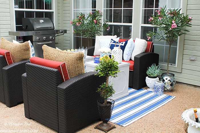 If you've got a small patio then you are not alone. BUT you do not have to sacrifice that designer look because of space issues. We are showing you simple tips to get that designer look with these small patio solutions. Via A Blissful Nest https://ablissfulnest.com #patiodecor #backyarddecor #homedecor #interiordesign #designtips