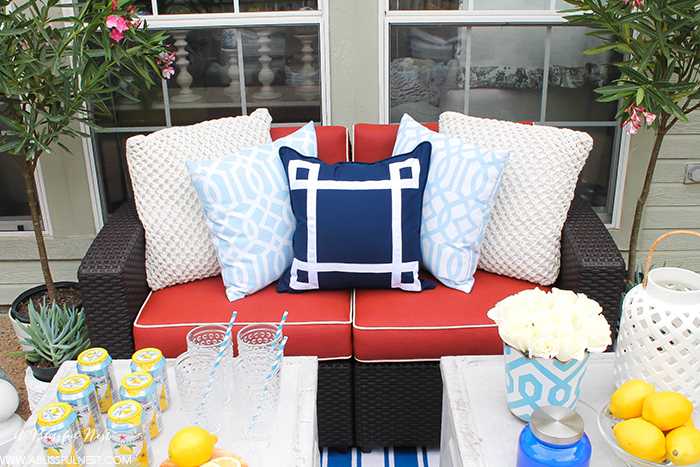 If you've got a small patio then you are not alone. BUT you do not have to sacrifice that designer look because of space issues. We are showing you simple tips to get that designer look with these small patio solutions. Via A Blissful Nest https://ablissfulnest.com #patiodecor #backyarddecor #homedecor #interiordesign #designtips