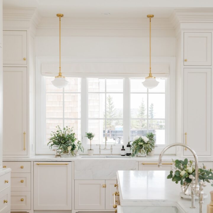 Image for White and Gold Kitchen