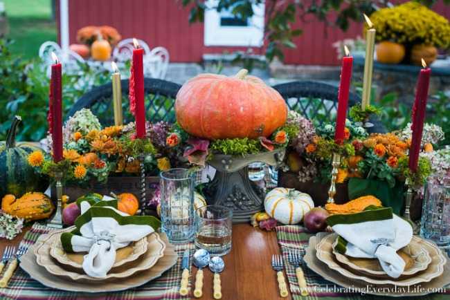 15 Gorgeous Thanksgiving Tables - A Blissful Nest