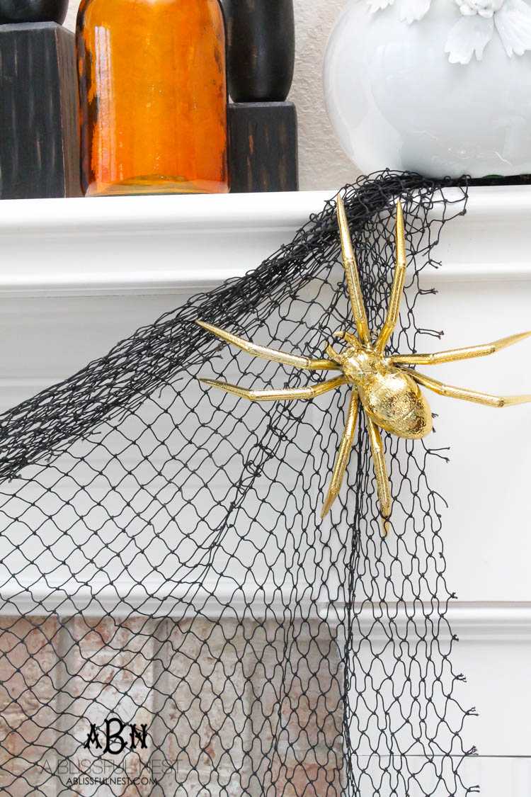 Get 20 tips on how to decorate for Halloween from some of the top home bloggers! These tips are amazing! https://ablissfulnest.com/ #halloweendecor #halloweendecorating