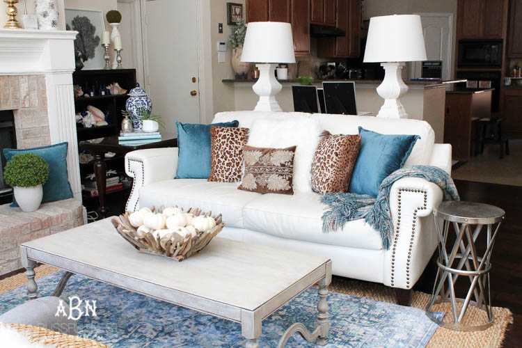 Fall Living Room Makeover Tips  For Perfect Seasonal Decor 