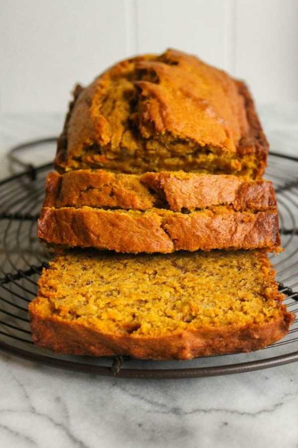 Pumpkin Banana Bread |25 Pumpkin Recipes that you need to try this fall! From french toast to cupcakes, there is a pumpkin recipe for everyone! https://ablissfulnest.com/ #pumpkin #recipes #fall