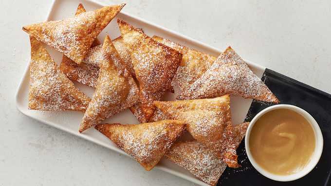 Pumpkin Pie Wontons |25 Pumpkin Recipes that you need to try this fall! From french toast to cupcakes, there is a pumpkin recipe for everyone! https://ablissfulnest.com/ #pumpkin #recipes #fall