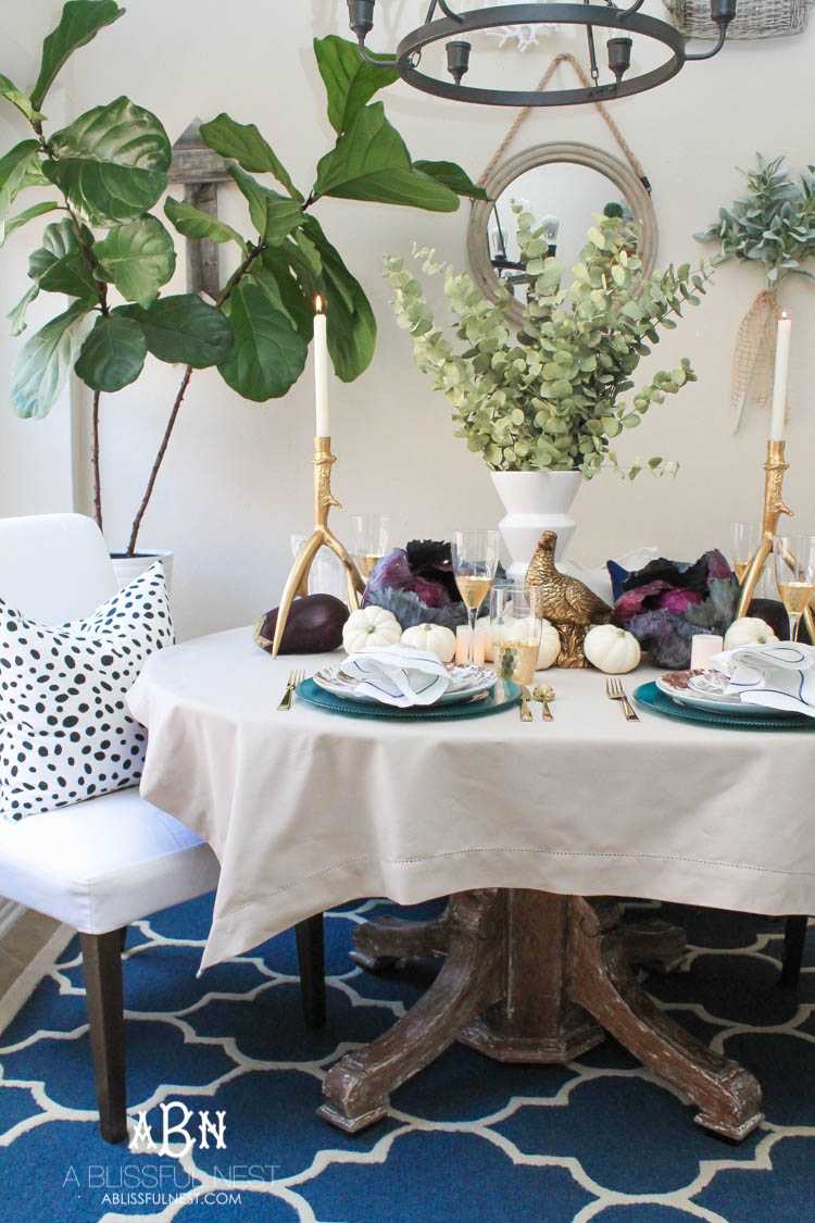 Not everyone has big Thanksgiving dinners but they can still be high with style. Snag our sources on setting the most gorgeous table this year! See more on https://ablissfulnest.com/ #thanksgivingtabledecor #thanksgivingideas