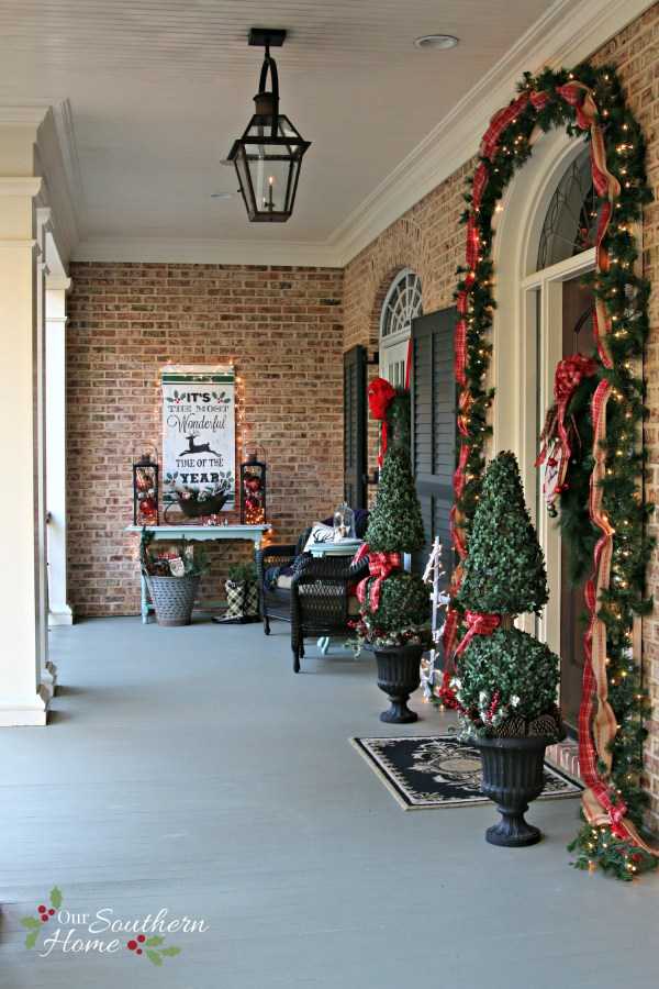 25 BEST Christmas Front Porches Ideas for The Holidays