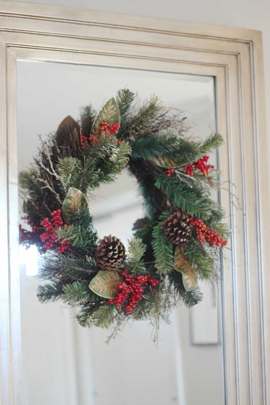 5 Simple Tips to get your Home Holiday Ready! See more at http://.ablissfulnest.com/ #HolidayDecor #Christmas #HolidayHome