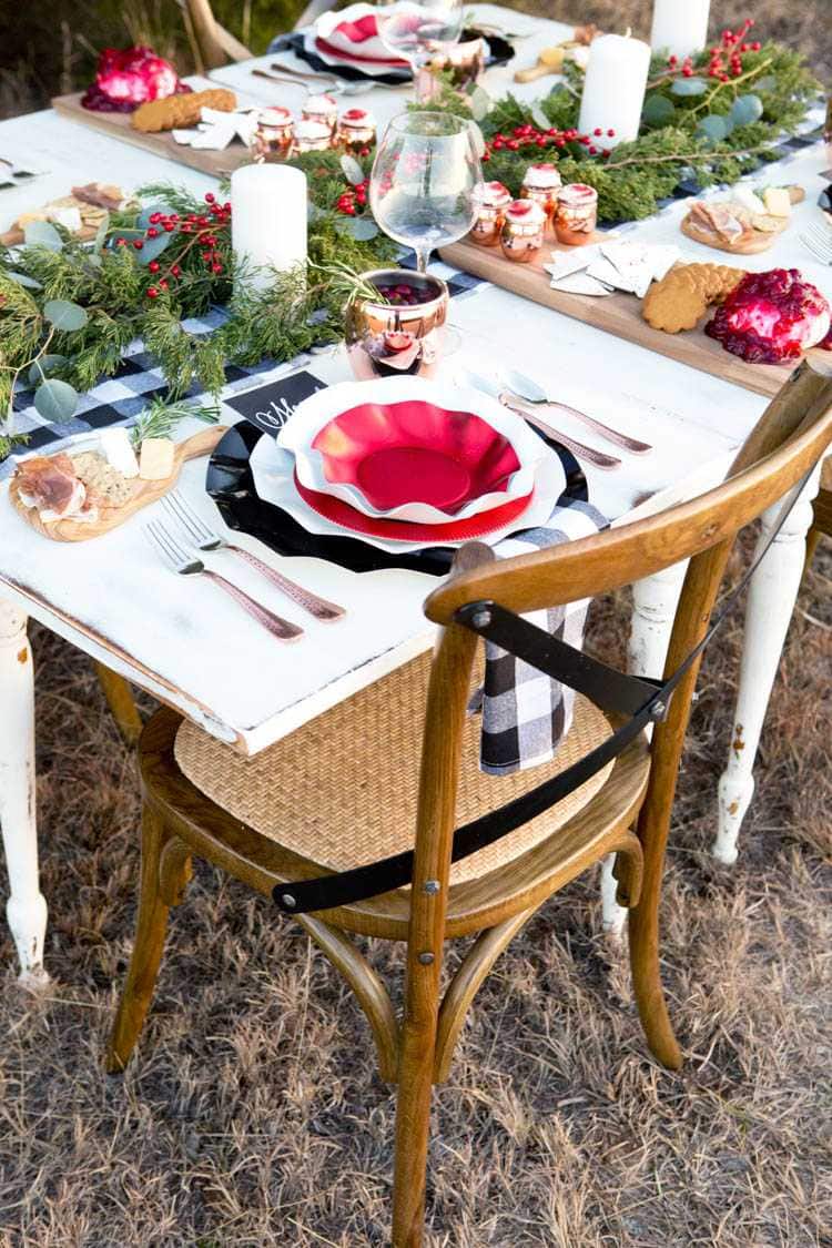 What a great idea to do during the holiday season with friends! Love this favorite things holiday party idea by Lillian Hope Designs. See more on https://ablissfulnest.com/