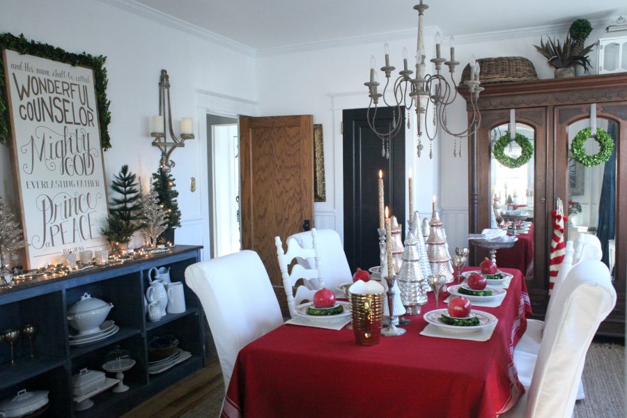 A Layered Christmas Table Scape - A Blissful Nest