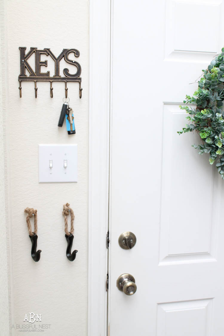 If you are looking to get organized in your entry, then these are some great ideas using some key items from Hobby Lobby! See more on http://ablissfulenst.com/ #HobbyLobbyStyle #ad 