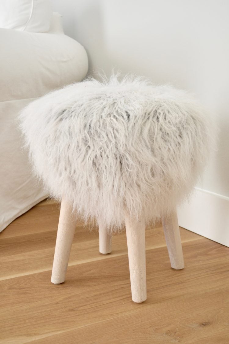 Refresh your home in the new year with one new statement piece of furniture! This faux fur ottoman is the perfect addition to your refreshed living room. 