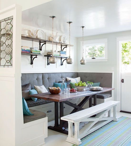 These are such amazing tips for living in a small space! A small living space can make a huge statement and be easily organized for a functional and stylish look. See more on https://ablissfulnest.com/ #designtips #organization #homedecorideas