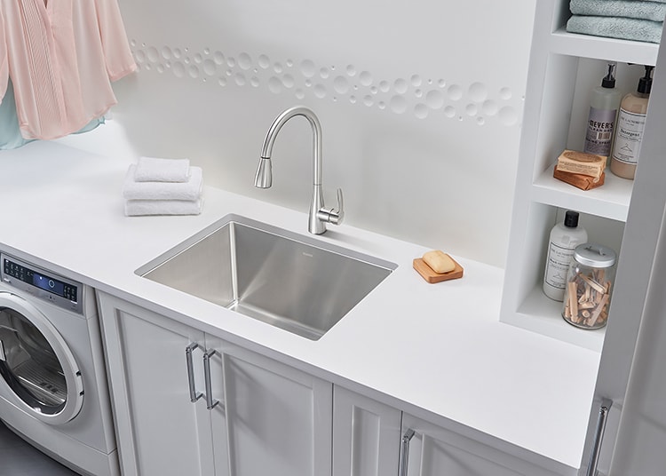 These are great tips on using sinks in a laundry room! Sinks aren't just for the kitchen anymore! @Blanco #ad #laundryroomideas #blanco