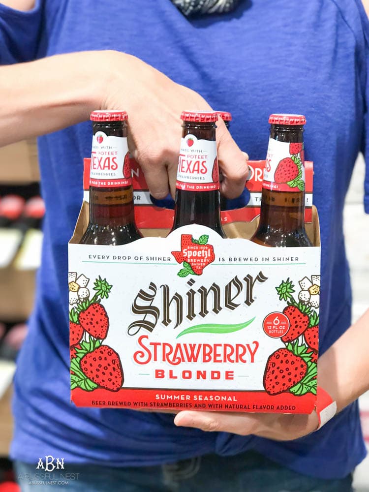 This is such a delicious beer cocktail recipe! Love the mix of strawberries and lime. See more on https://ablissfulnest.com/ #ad #totalwine #cocktailrecipe