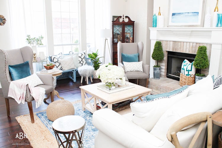 This gorgeous summer home tour is full of coastal accents and beautiful blue and white accents. Shop this tour with our custom shopping guide!