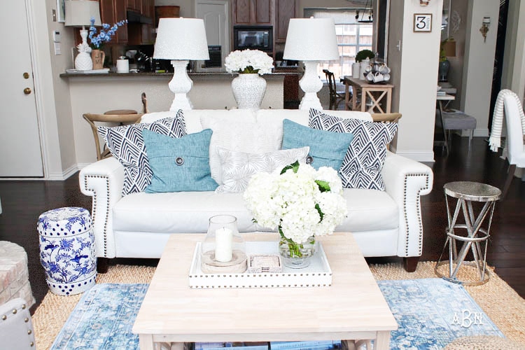 This gorgeous summer home tour is full of coastal accents and beautiful blue and white accents. Shop this tour with our custom shopping guide!