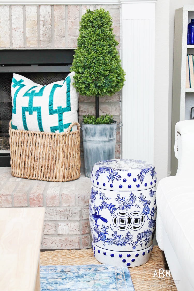 This gorgeous summer home tour is full of coastal accents and beautiful blue and white accents. Shop this tour with our custom shopping guide!