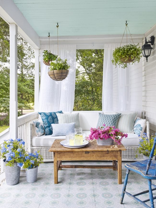 20 Beautiful Summer Front Porches