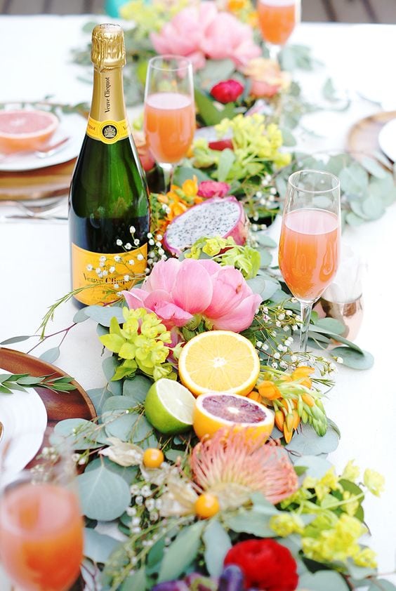 Easy tips to follow for a perfect summer table setting for evening or morning brunches this summer. For all the ideas visit https://ablissfulnest.com/ #outdoorliving #summerentertaining