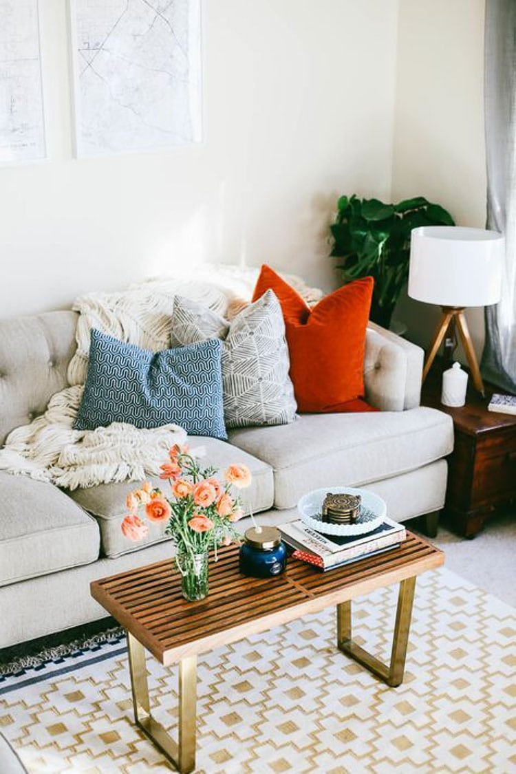 How To Style Throw Pillows 3 Designer Styling Tips A Blissful Nest