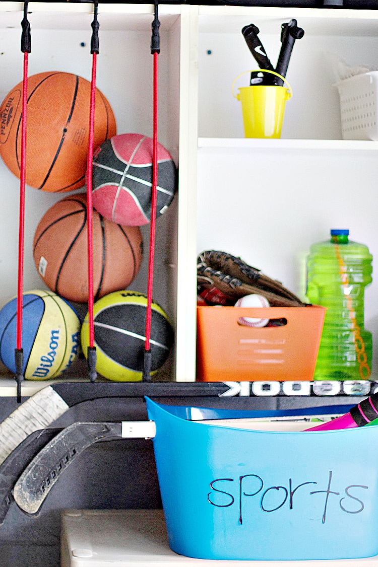 Getting your house organized doesn't have to be challenging! Professional organizer shares her tips on organization for the home! #organizationideas #organizing #homeorganizing #organizationtips