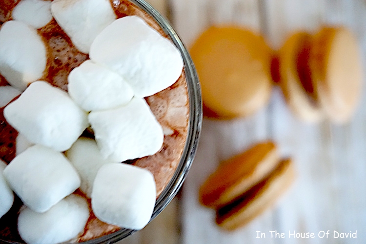 Such a delicious almond macaron recipe! #frenchmacarons #macaron #frenchcookies #french #hotchocolatecookies #hotcocoa #hotcocoamacaron #wintercookies #winterdesserts #holidaydesserts #holidayseason #giftideas #diygifts #homemadechristmas