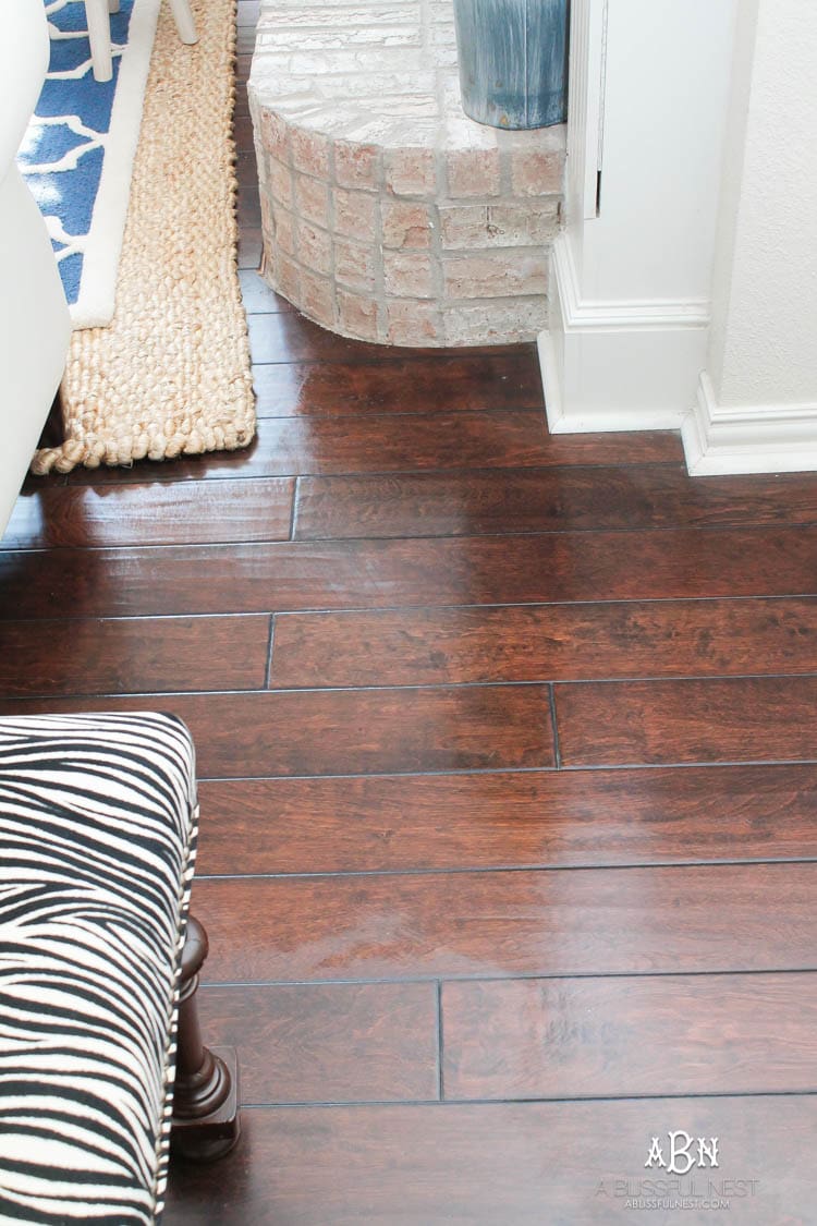 1 simple tool can make all the difference when cleaning your home. Love this spring cleaning tip to maintain my hardwood floors! #ad #bona #springcleaningtip #hardwoodfloors