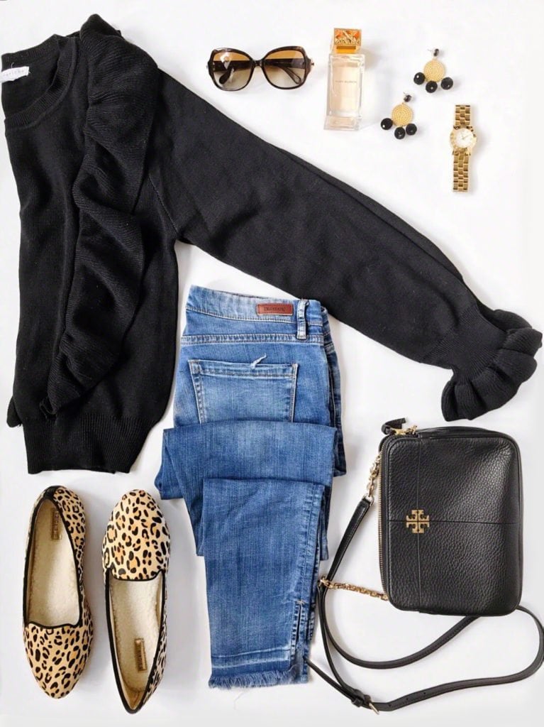 Put this look together easily with all the items linked in this post! #fashion #outfitideas #momstyle