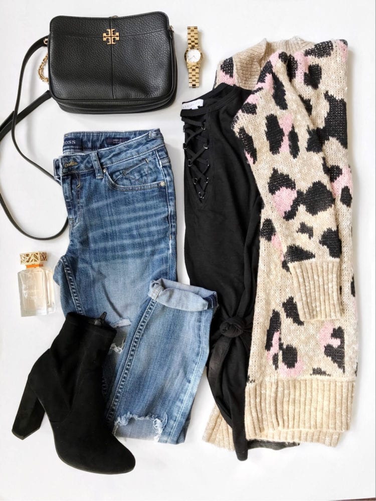 Put this look together easily with all the items linked in this post! #fashion #outfitideas #momstyle