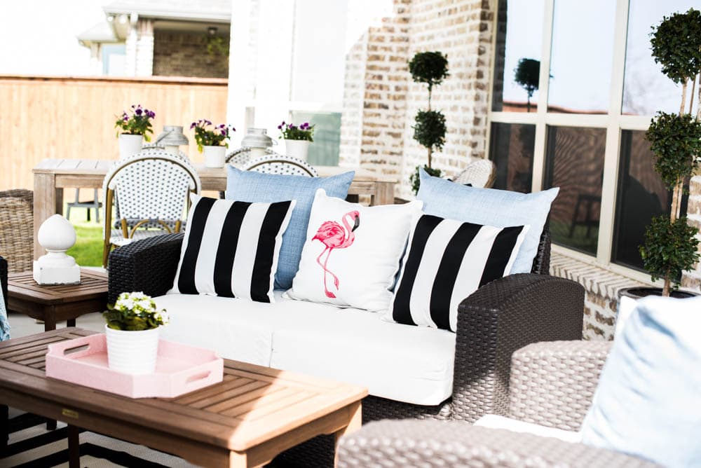 Even if you have a small backyard patio, you can still get big impact with these great tips! #outdoorpatio #backyardideas #patio #backyardideas