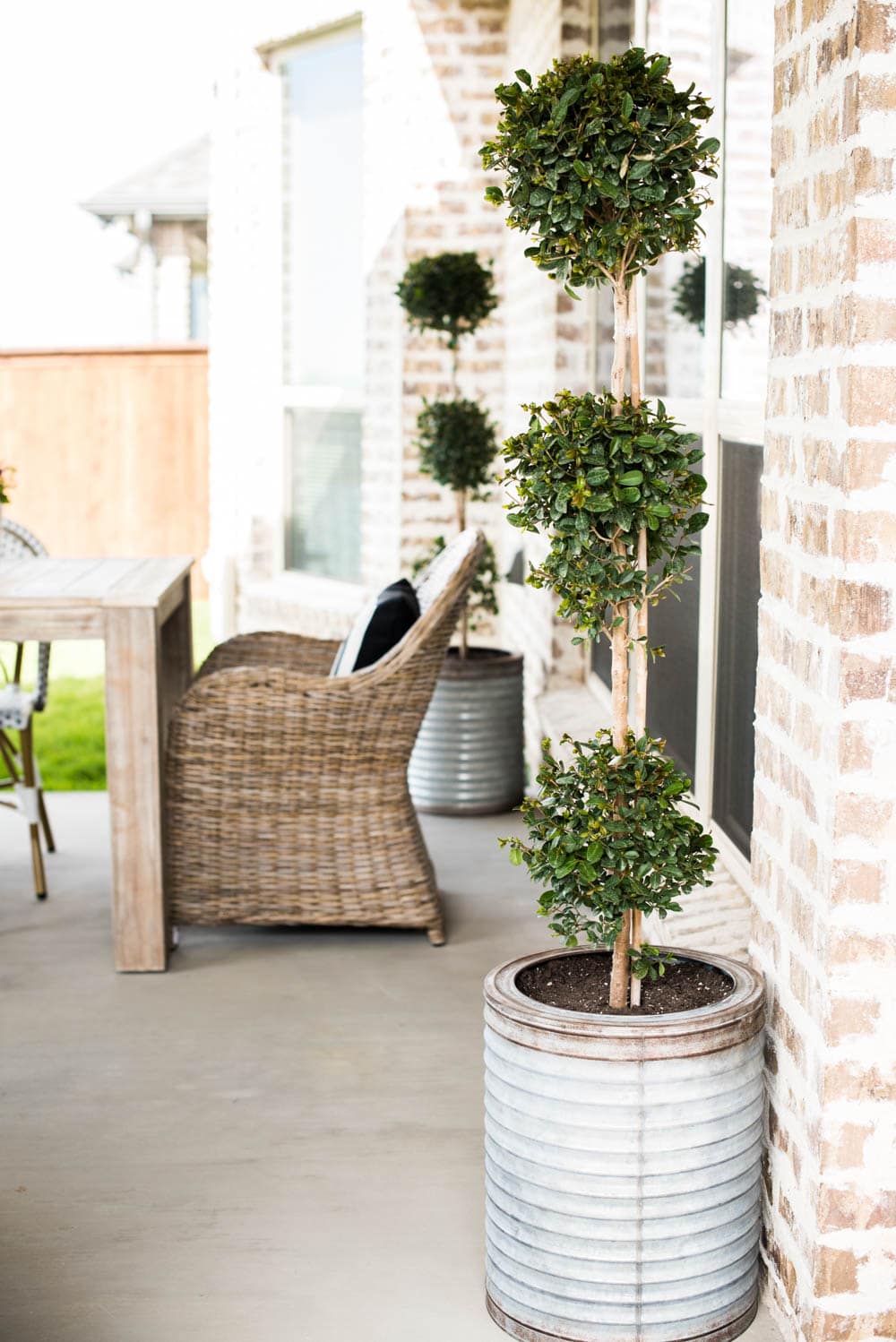 Even if you have a small backyard patio, you can still get big impact with these great tips! #outdoorpatio #backyardideas #patio #backyardideas