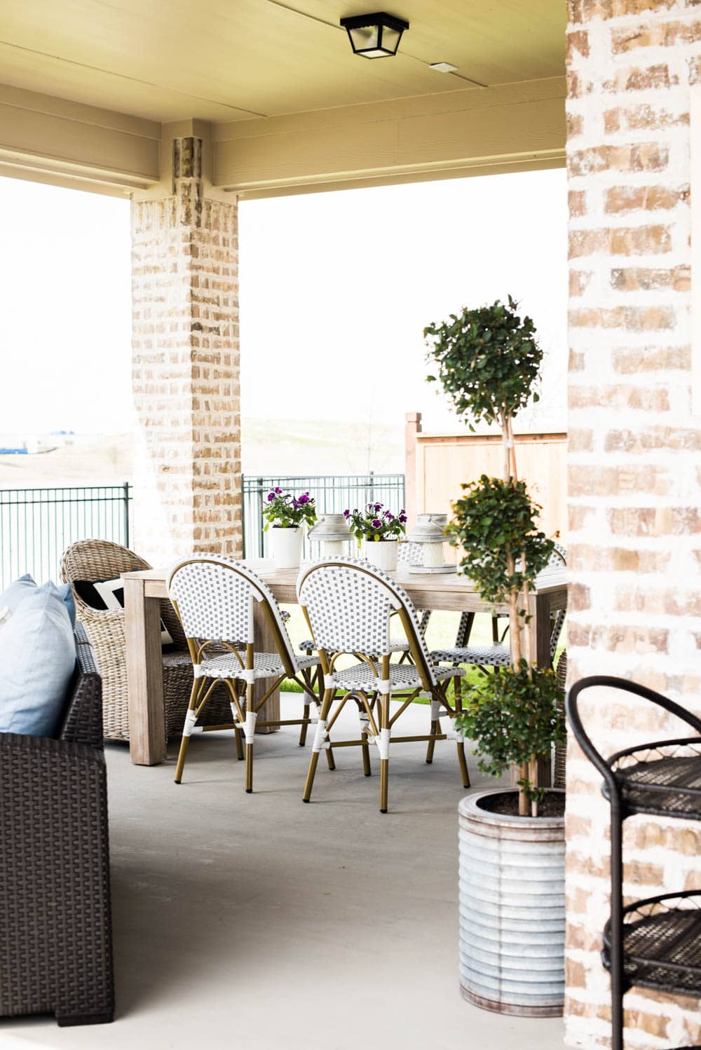 Even if you have a small backyard patio, you can still get big impact with these great tips! #outdoorpatio #backyardideas #patio #backyardideas