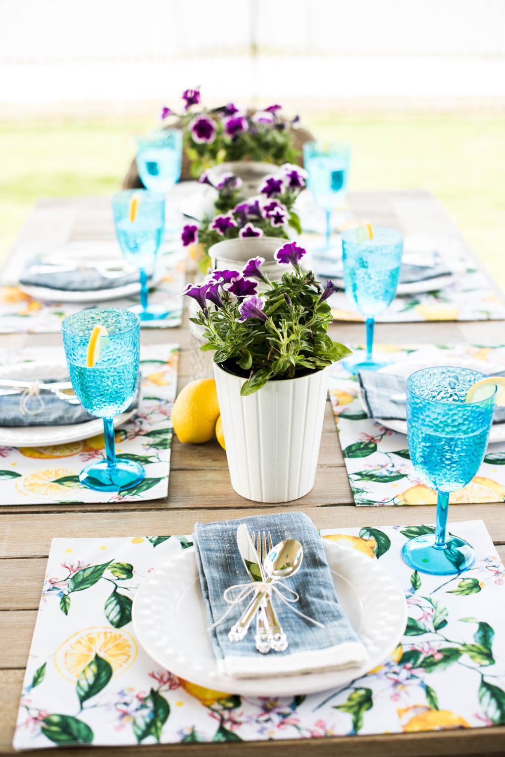 Grab these tips to create a fun springtime party with Items from @Tuesday Morning. #ad #TuesdayMorningFinds