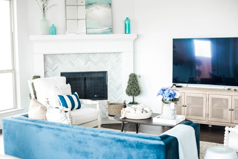 Beautiful coastal living room decor + sources to recreate this living room look. #coastaldecor #livingroomideas #ABlissfulNest #livingroom #coastalhomedecor