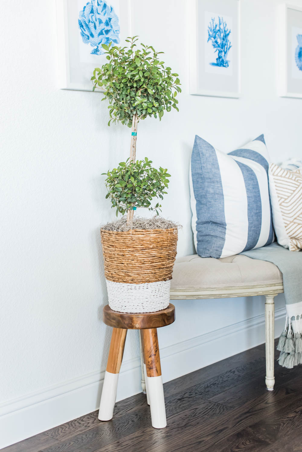 Beautiful summer accents in this all white kitchen. More white kitchen ideas on https://ablissfulnest.com #ABlissfulNest #whitekitchen #kitcheninspiration #kitchenideas